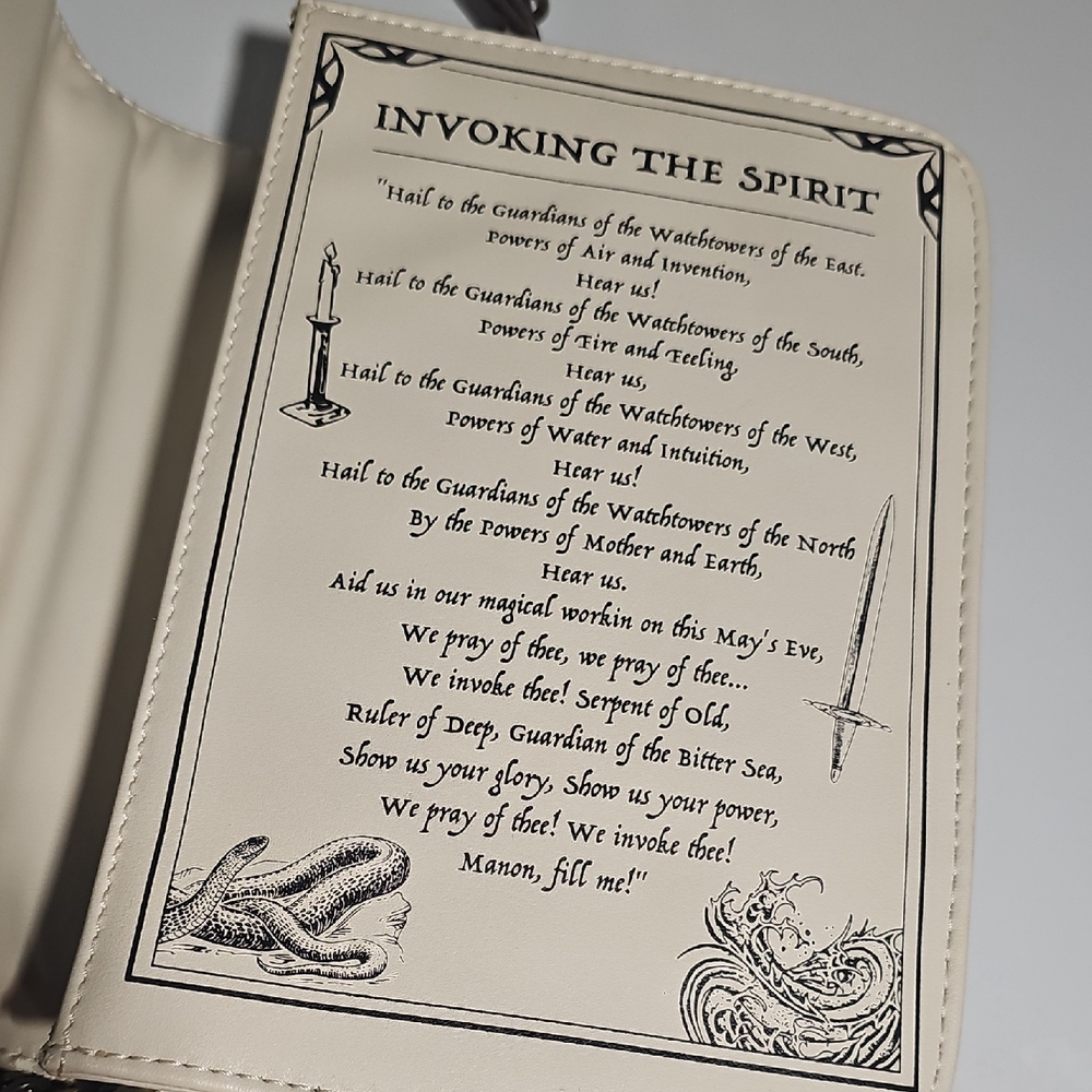  Hot Topic "The Craft" Invocation of the Spirit book-style cross-body bag - Picture 6 of 7